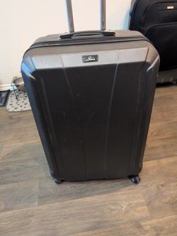 Skyway Pescadero Upright Hard Shell Expanding Luggage