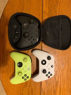 Xbox Controllers Bundle – Elite and Standard