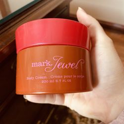 Mark Jewel Body Cream