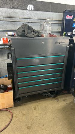 SNAP ON TOOL BOX
