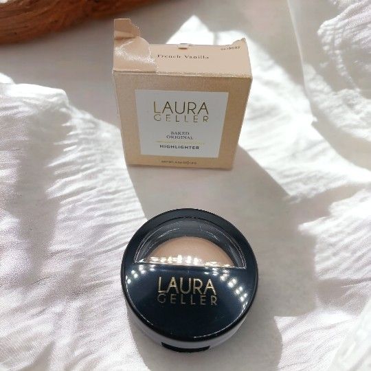 Laura Geller Baked Original Highlighter "French Vanilla", New, box is torn at top