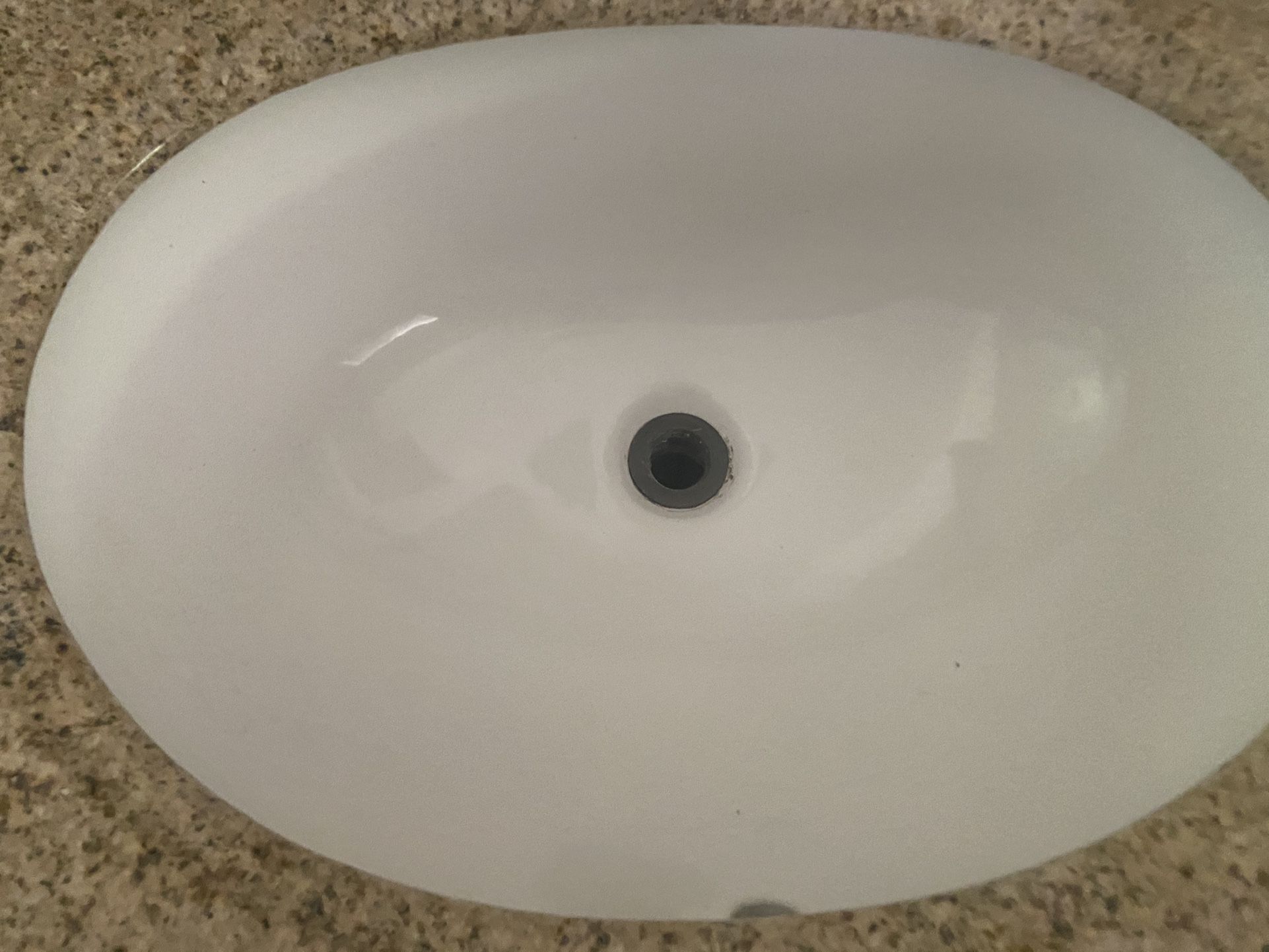 Vanity excellent condition Moving out Sale