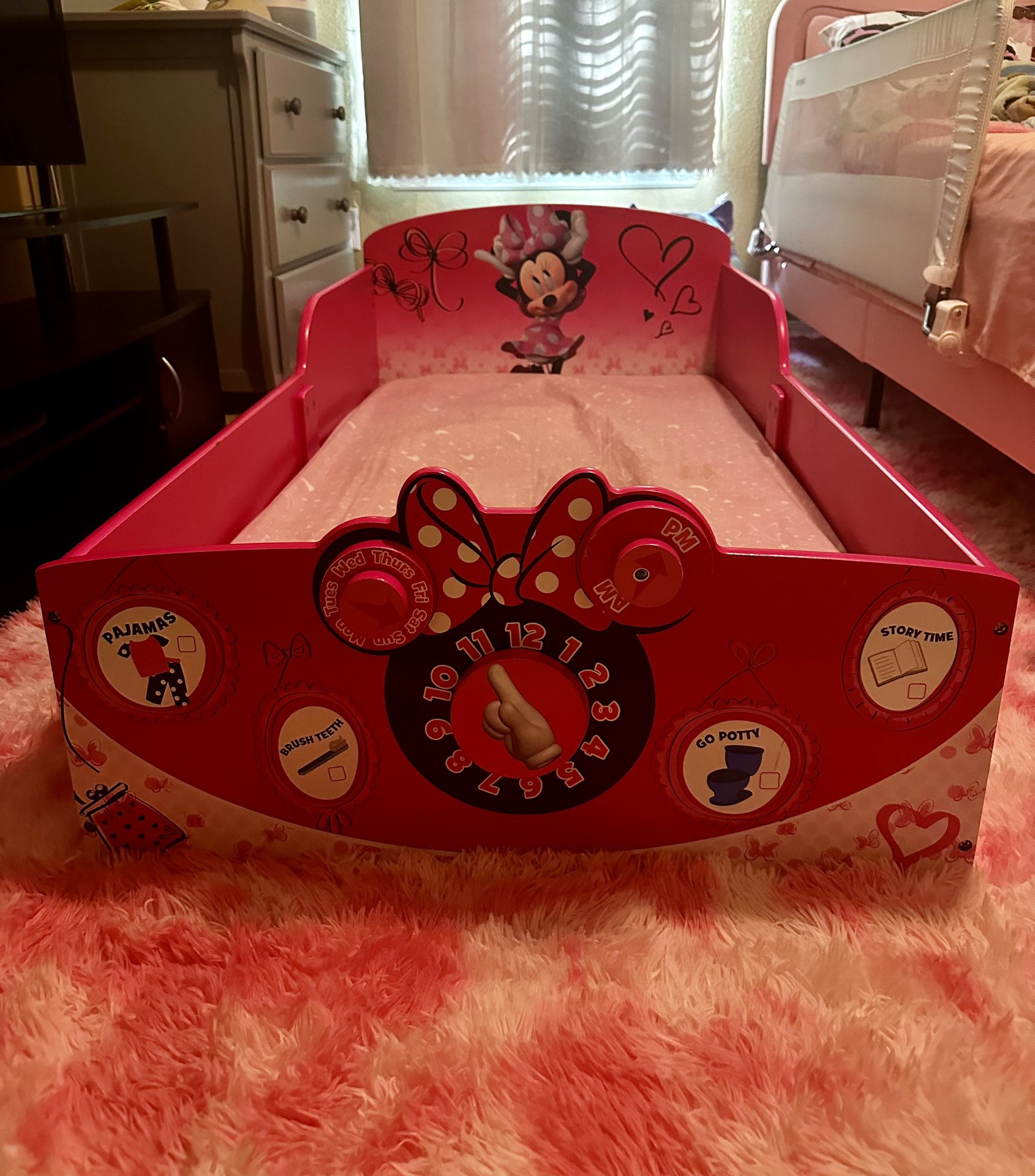 Disney Minnie Mouse Interactive Wood Bed with mattress 