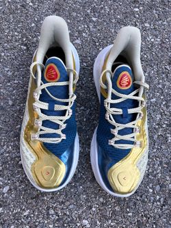 Unisex shoes. Excellent condition and quality.