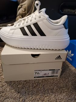 Women's shoes