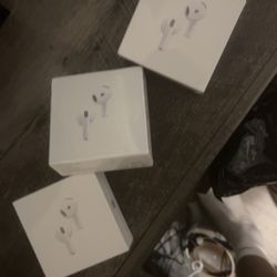 AirPods 4 Active Noise Canceling