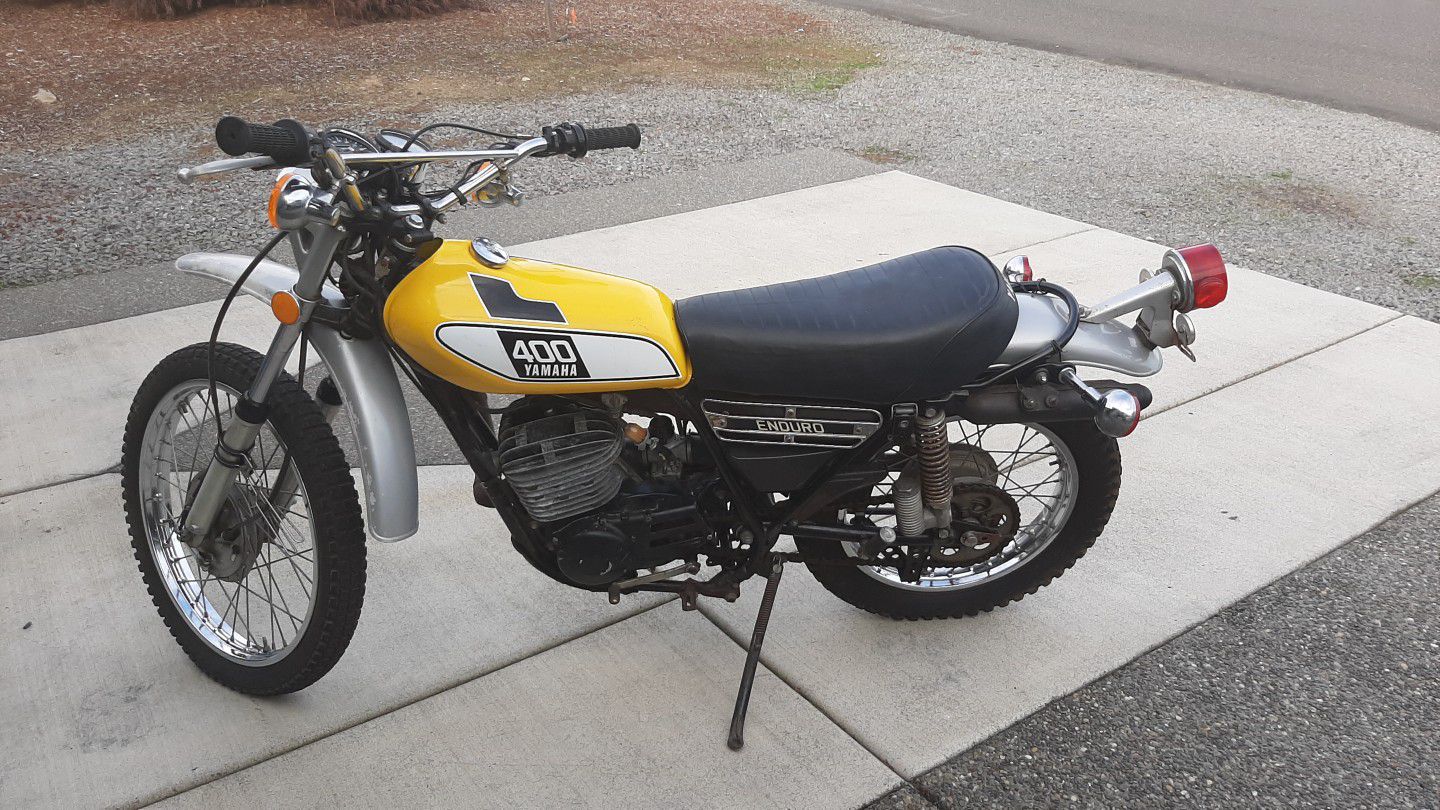 Vintage 1975 Yamaha enduro DT400 motorcycle