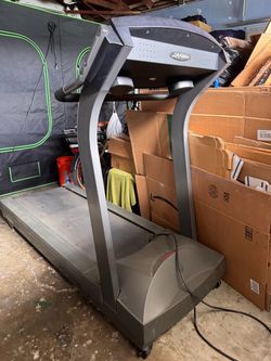 Life Fitness T3 Treadmill with FlexDeck – Heavy Duty