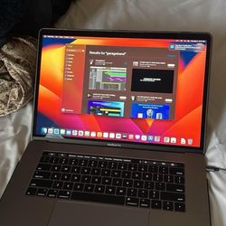 MacBook Pro W Touch Bar