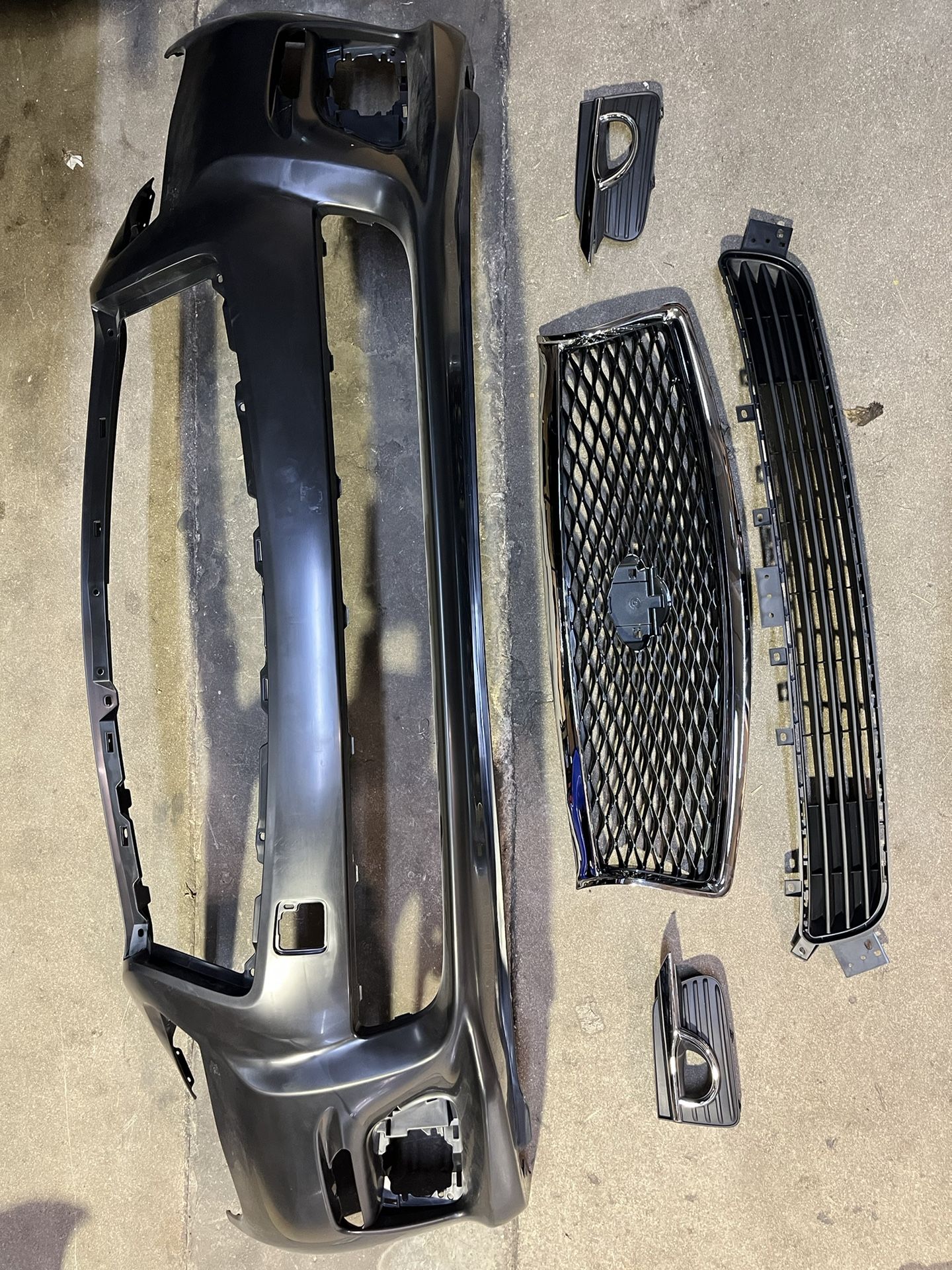 2014 2015 2016 2017 INFINITI Q50 BASE PREMIUM FRONT BUMPER WITH THE GRILLS