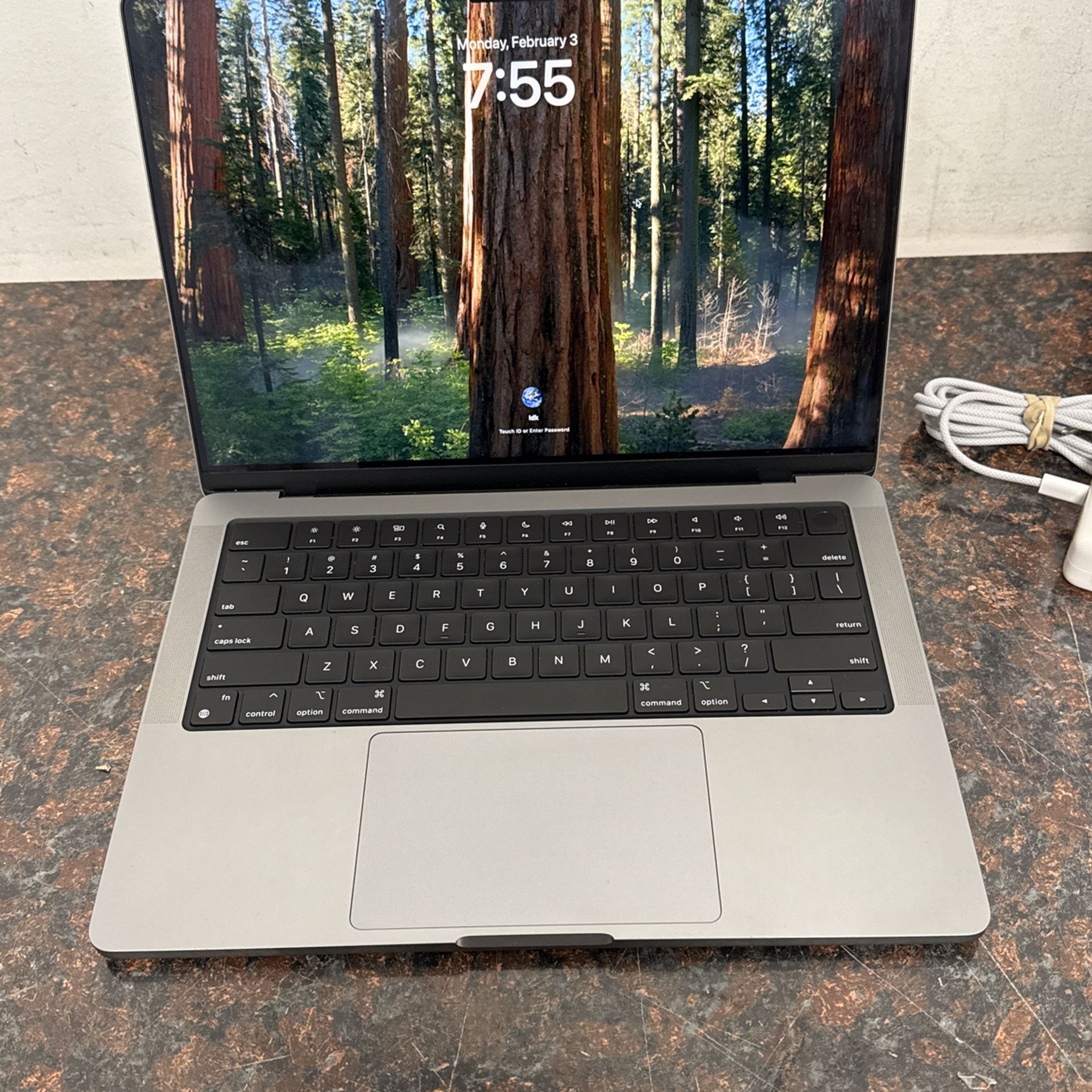 APPLE MacBook Pro Laptop M3