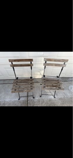 Free foldable chairs