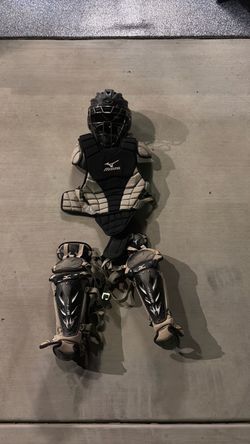 Mizuno Baseball Catcher's Gear Set