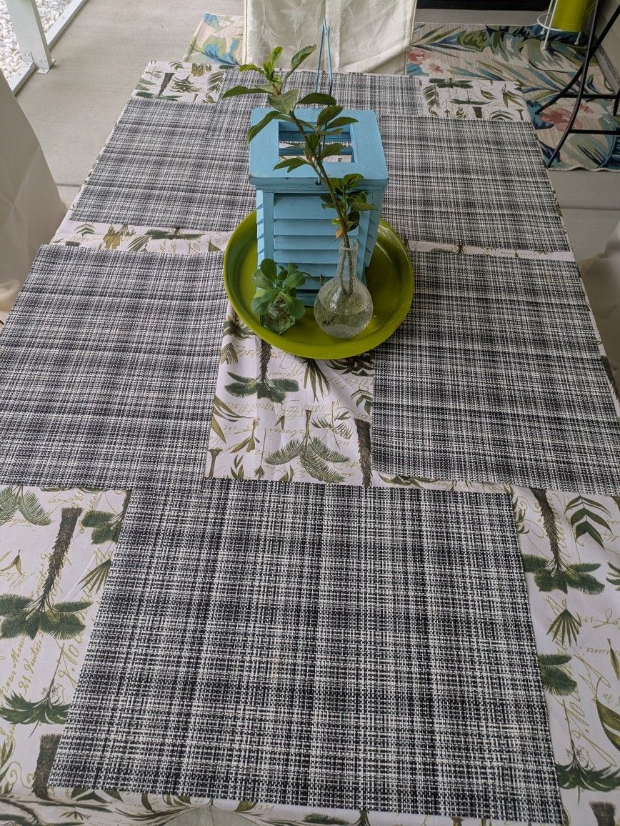 Black & White Placemats 18" X 13"