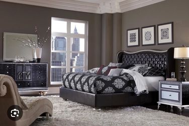 AICO HOLLYWOOD SWANK BED SET BLACK/SILVER-RHINESTONES PRE-OWNED