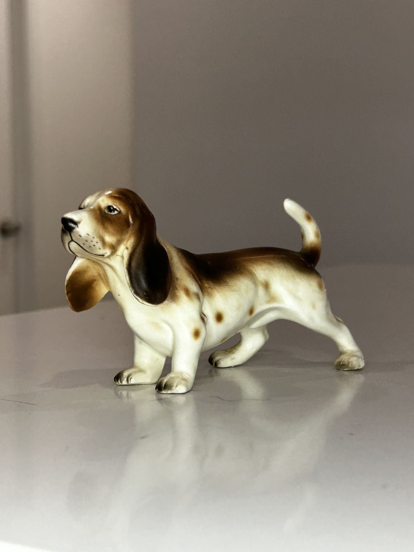 Vintage Porcelain Basset Hound Dog Figurine Ceramic Statue Miniature Japan 