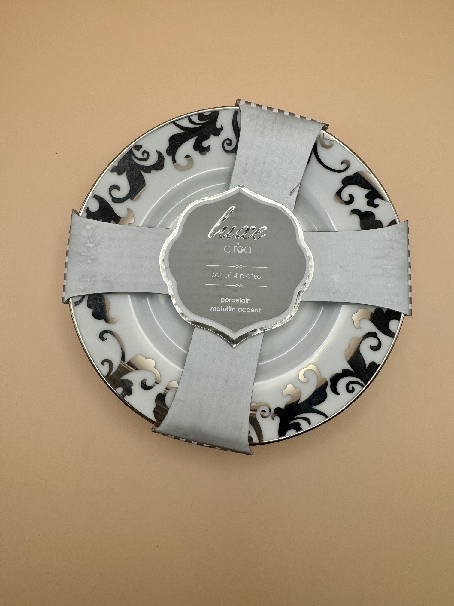 NEW Luxe Ciroa Porcelain Appetizer Plates - set of 4