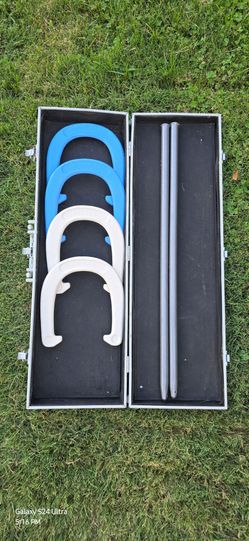 Royal Horseshoe Set with Case