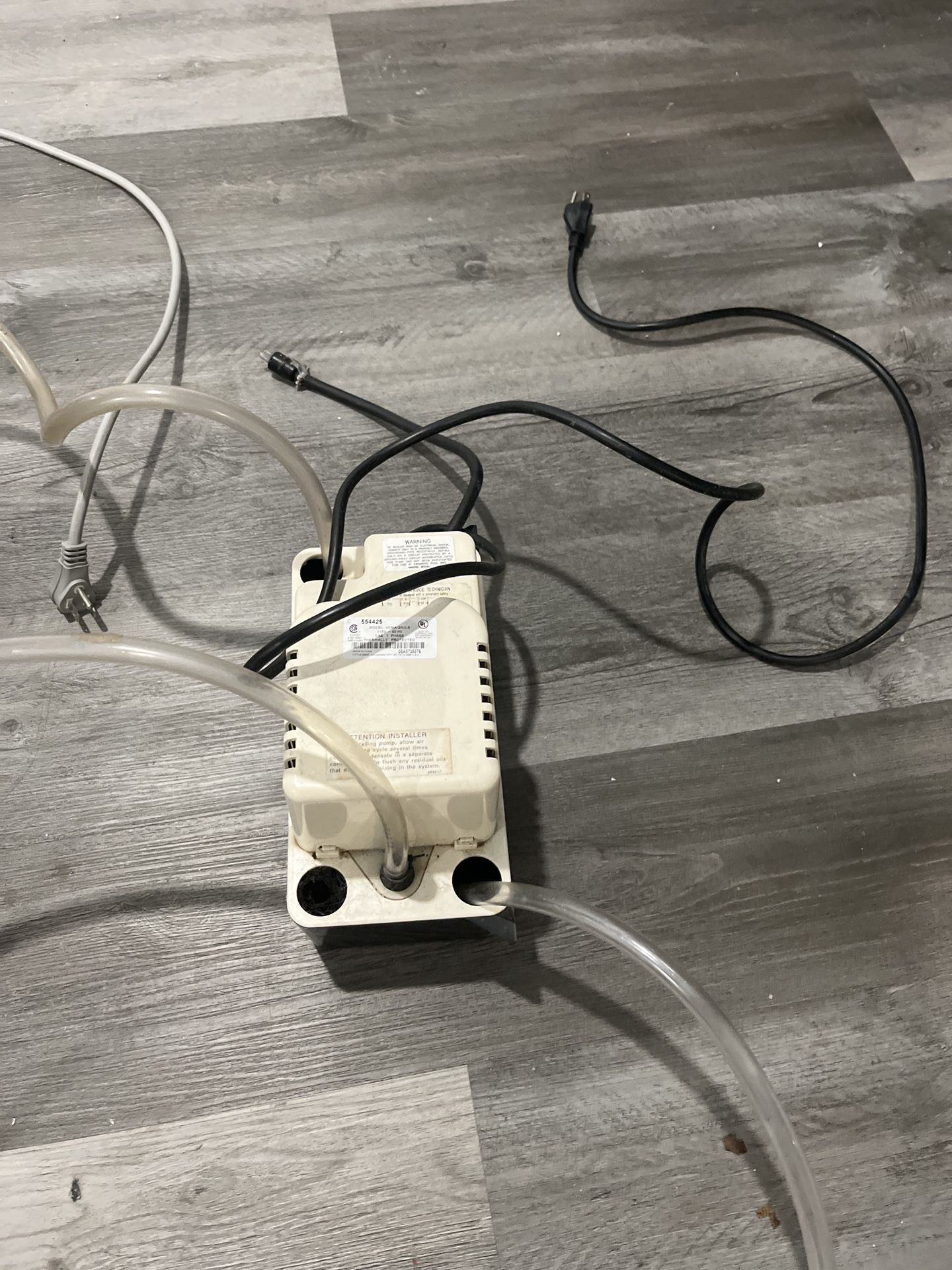 Frigidaires Dehumidifier w/ Built-In Pump – Works Great – Must Go by Sunday 1/4