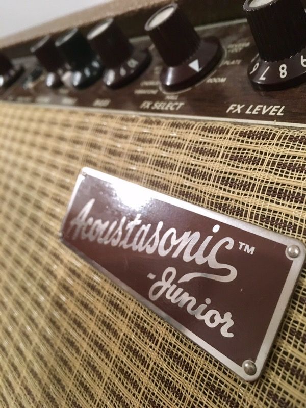 Fender - Acoustasonic Jr DSP Combo Amp.