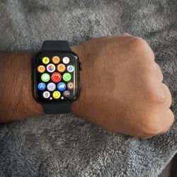 Apple Watch SE 2nd Gen 44MM