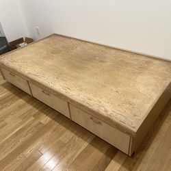 Bed frame With Storage 