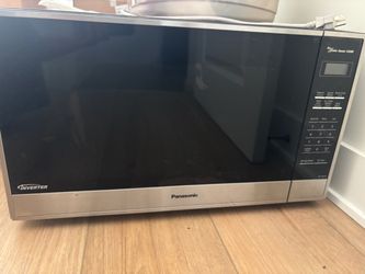 Panasonic Microwave oven 2.2 cu ft