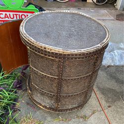 Cool Barrel Table With Shelves (Retro)