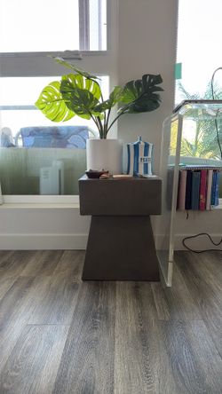 Safavieh Zen Indoor Outdoor Accent Table