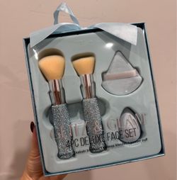 Glitz & Glam. Baby blue make up brush set✨