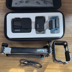 Gopro hero 9 with two batteries 