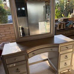 bedroom mirror cabinet