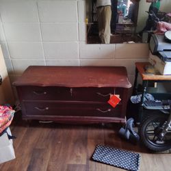Lane Cedar Chest 