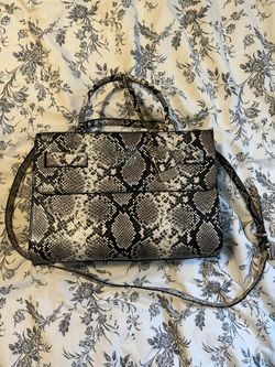 Guess Handbag Brand New!