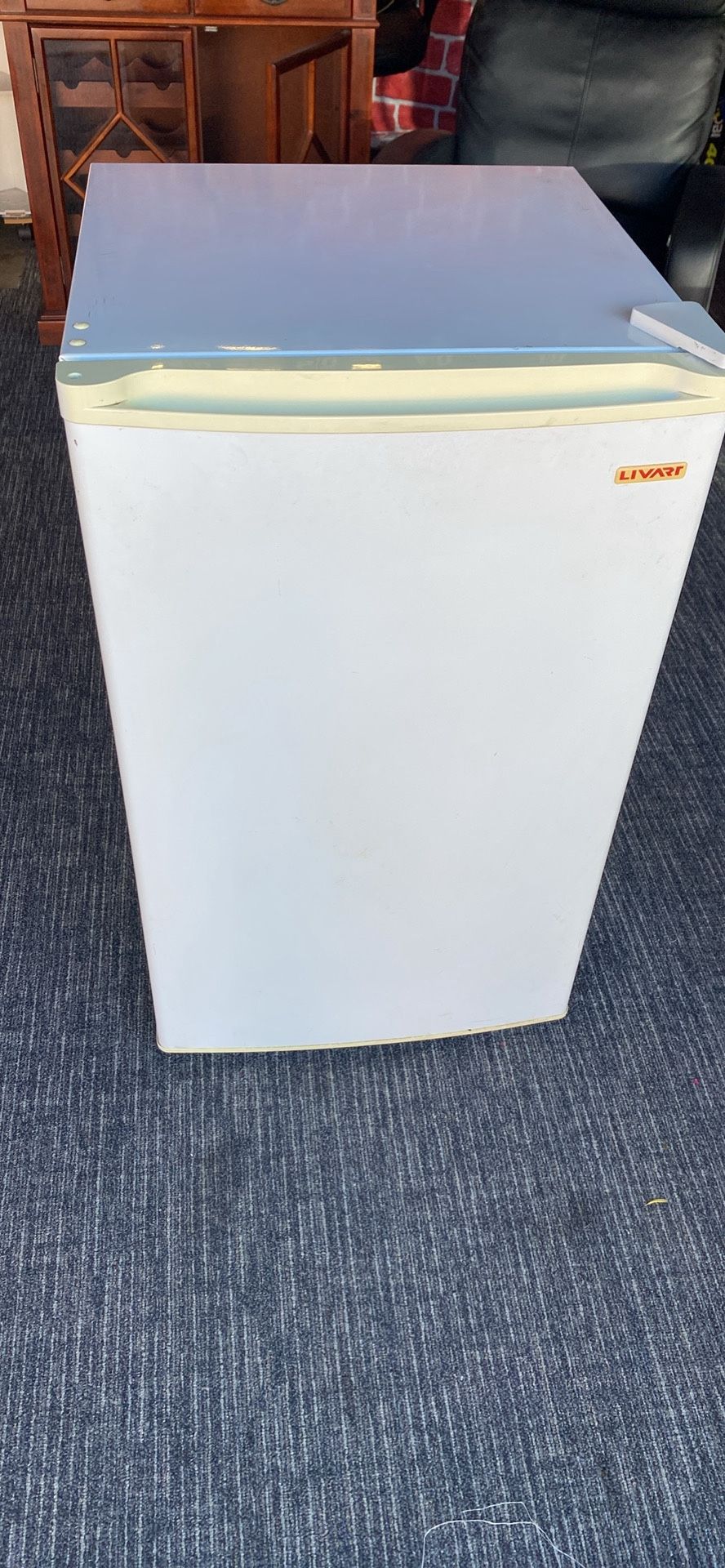 Mini Fridge Very Clean Excellent Condition Very Cold Size And Dimension In Post