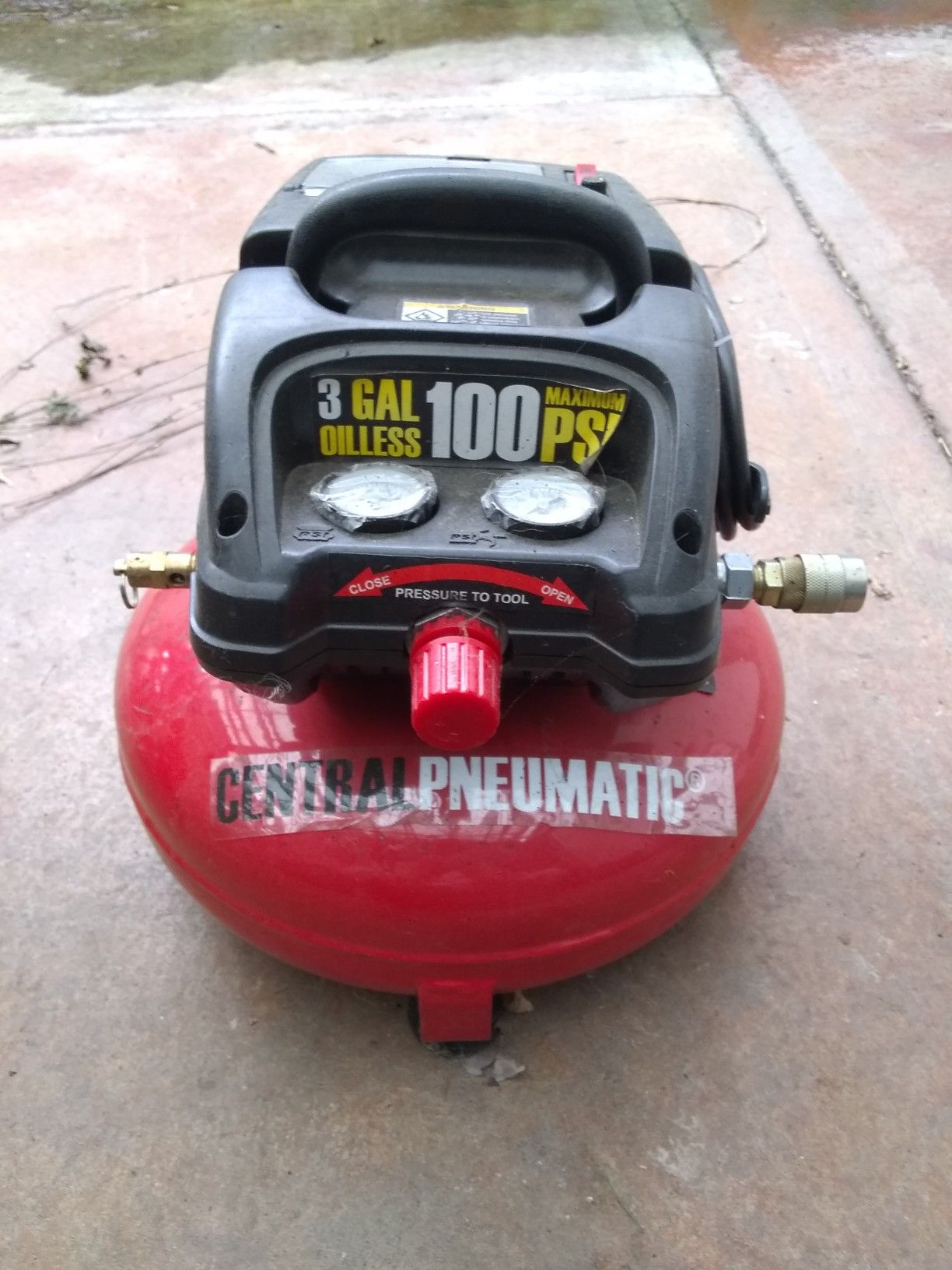 Central Pneumatic Air compressor