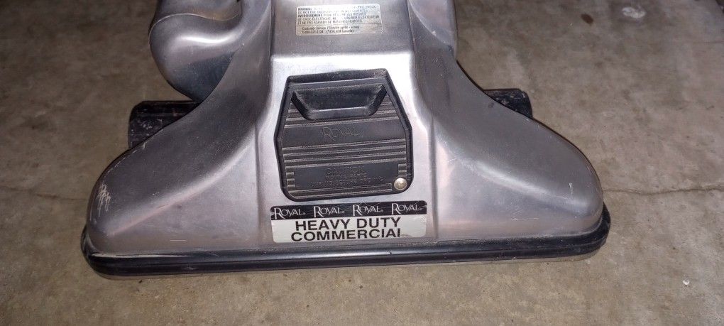ROYAL COMMERCIAL UPRIGHT VACUUM CLEANER