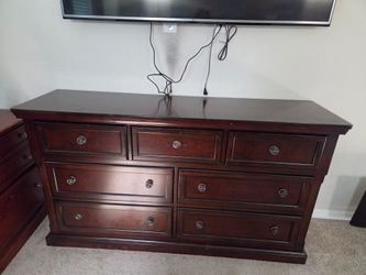 Dark Wood 7-Drawer Dresser