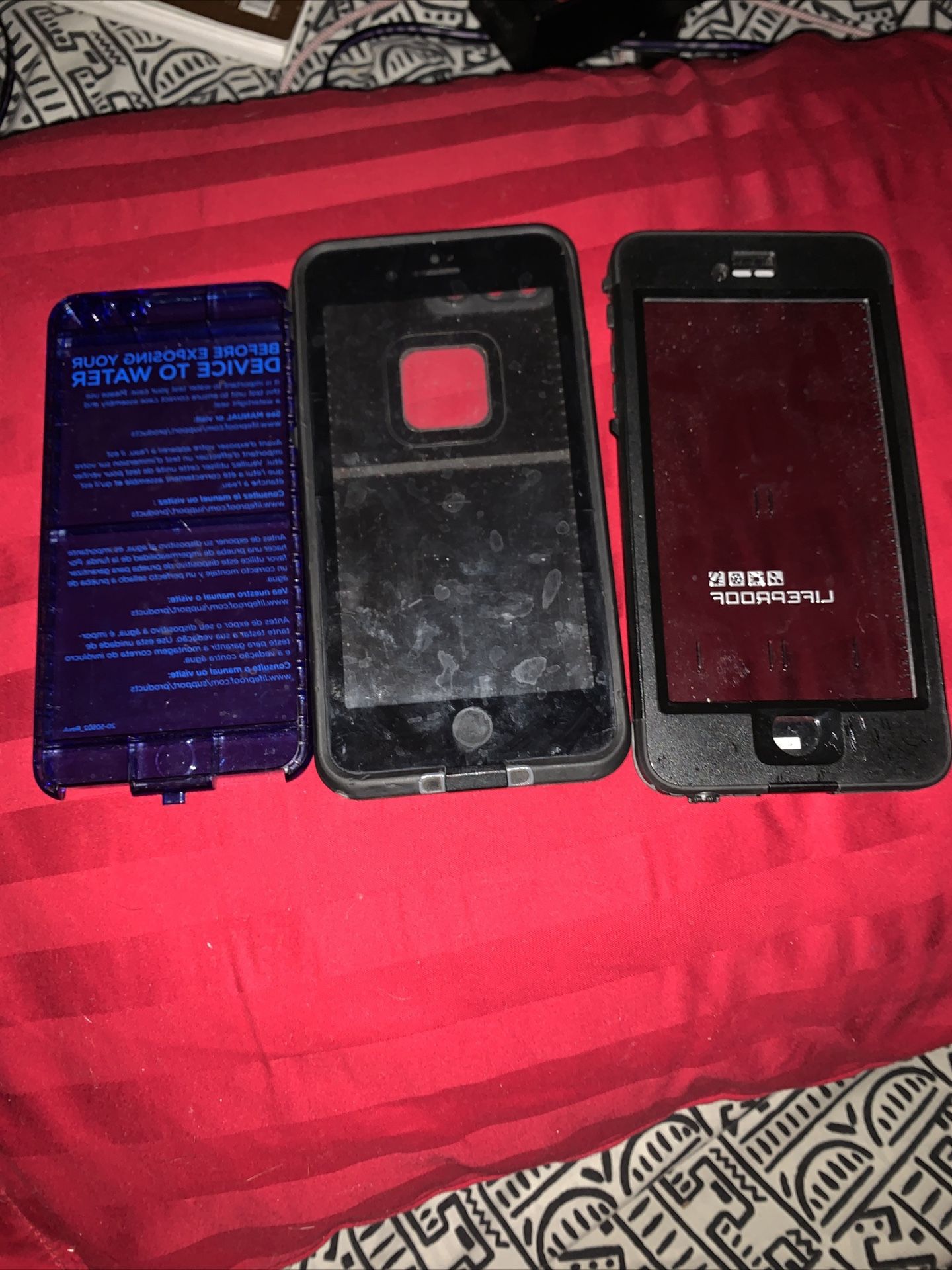 2 iPhone 8 Plus LifeProof Cases