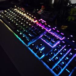 CORSAIR k70 RGB MK.2 mechanical gaming keyboard fill size aluminum frame 