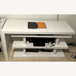 White L Shaped Desk / El Dorado
