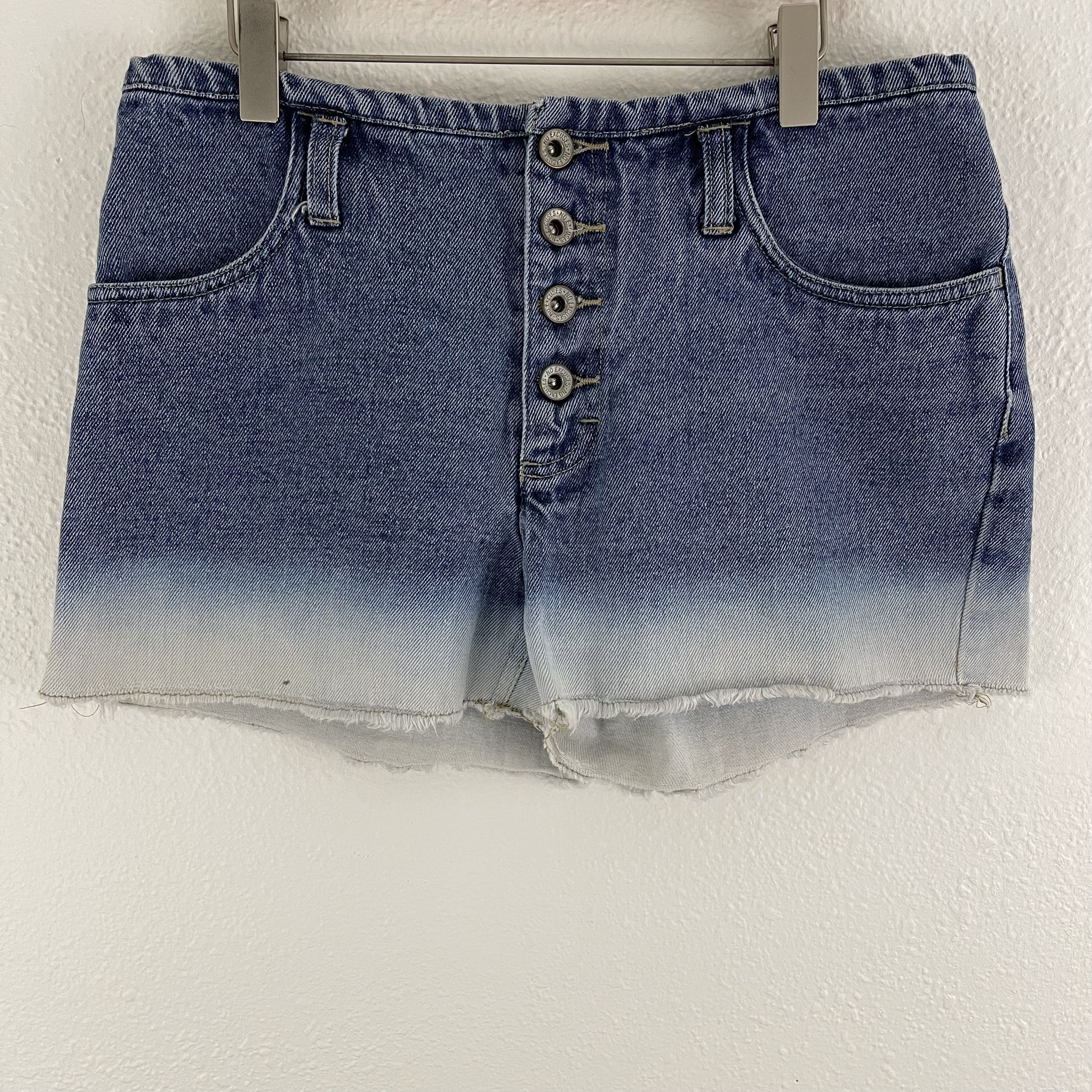 NO EXCUSES Vintage Y2K Ombre Denim Button Fly Mid Rise Summer Jean Short Shorts