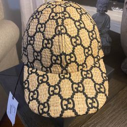 Gucci Hat 100% Authentic Size M Whool Material 