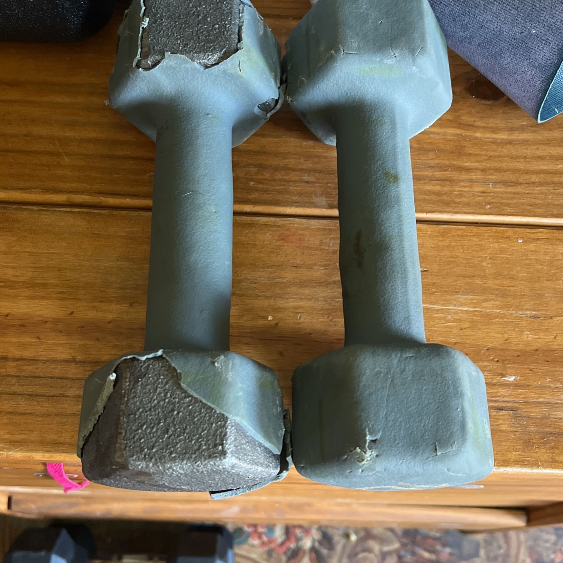 10 Lb Dumbbells Has Wear See Pictures