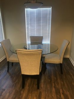 4 Seater 54” Round Dining Room Set