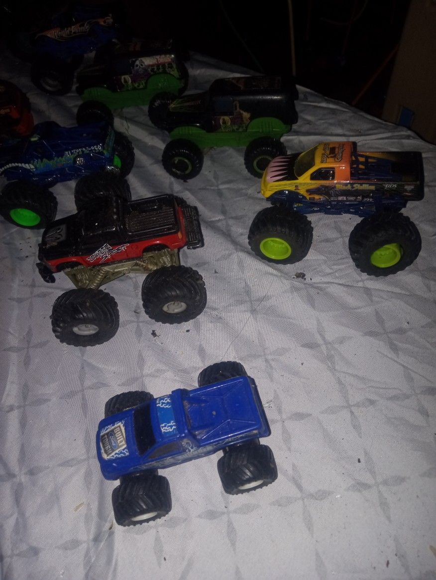 Hot wheels Jacked Up 4x4s vintage Trucks.$5 Each