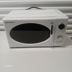 Emerson Countertop Microwave Oven