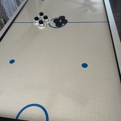 Air Hockey Table