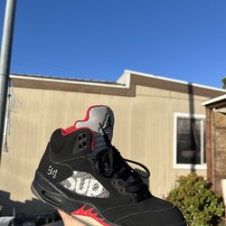 Jordan 5 x Supreme 