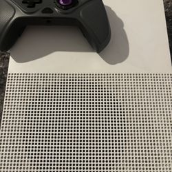 Xbox One S with Controller